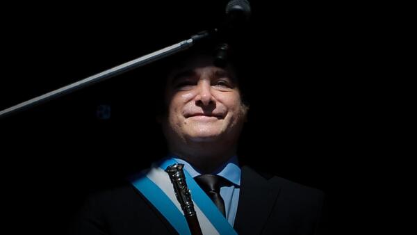 Milei pide "urgencia" en primeras medidas y reserva los grandes anuncios para este martes