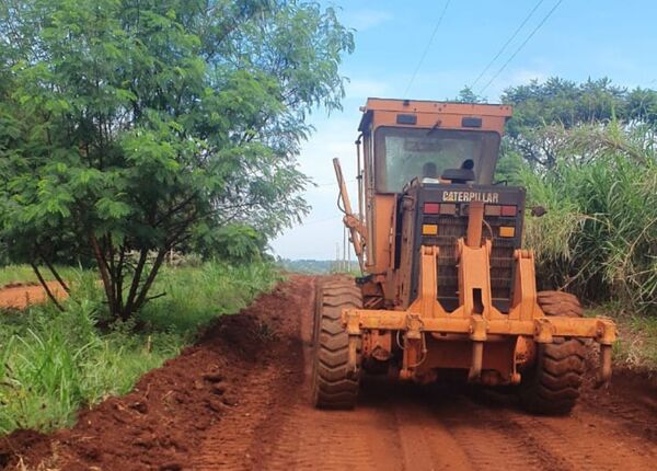Arreglo de vías rurales alcanzó a casi 2.000 familias de Alto Paraná - La Clave
