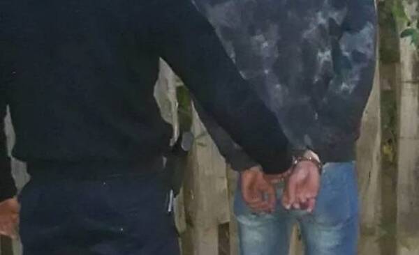 Apareció un año después y se entregó: era buscado por el asesinato de su hijastra