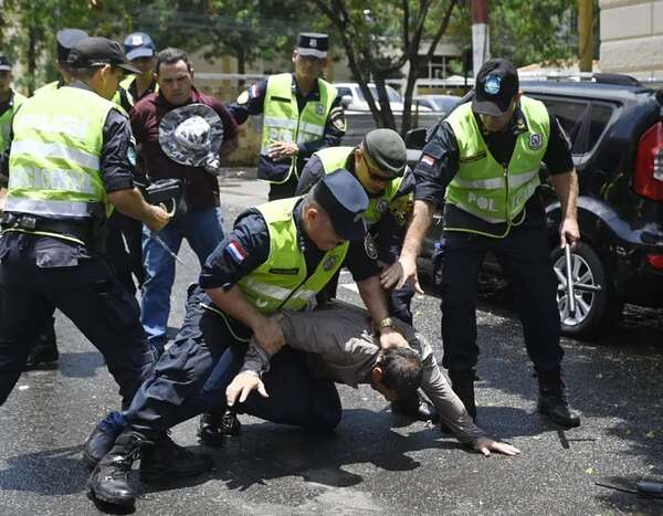 Superintendencia de Jubilaciones: diputados colorados se pronuncian contra el golpe cartista - Política - ABC Color