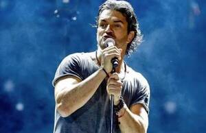 Señoras de las cuatro décadas están de cama, Ricardo Arjona deja los escenarios