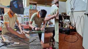 Alumnos de la Escuela Taller de Encarnación iluminan el Circuito Comercial con espíritu navideño