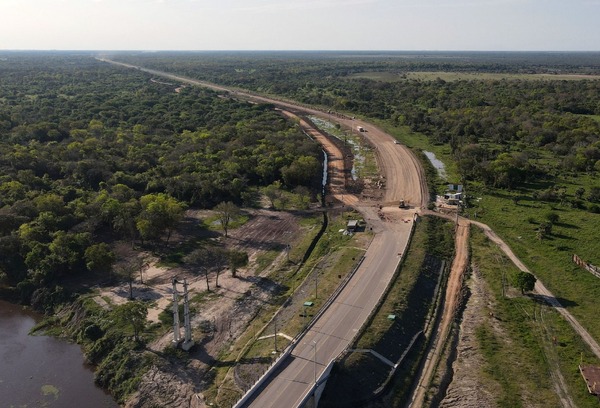 Culminó la carpeta asfáltica final del primer tramo de la ruta Alberdi- Pilar - .::Agencia IP::.