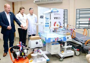 Gobernaci贸n de Itap煤a entrega equipos m茅dicos de 煤ltima generaci贸n al hospital regional de Encarnaci贸n - Revista PLUS