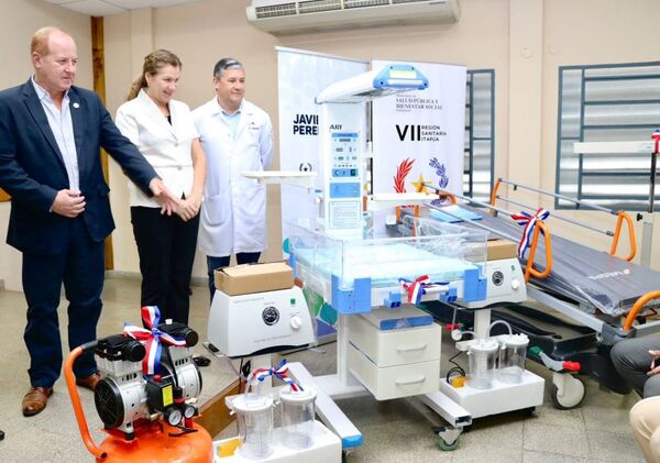 Gobernaci贸n de Itap煤a entrega equipos m茅dicos de 煤ltima generaci贸n al hospital regional de Encarnaci贸n - Revista PLUS
