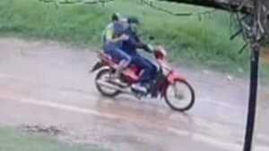 Ladrones hurtan moto, son descubiertos pero agreden al dueño y logran huir | Radio Regional 660 AM