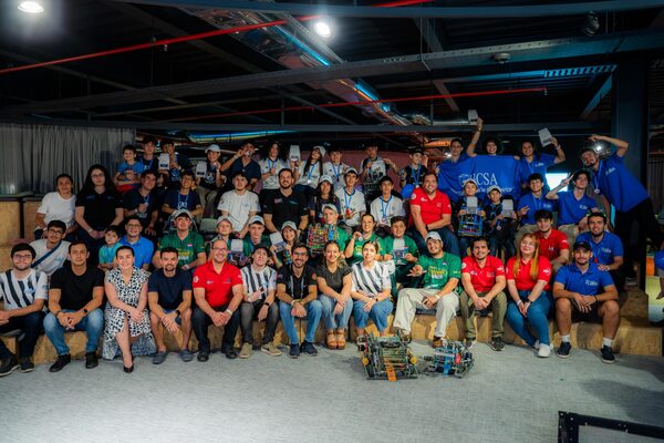 itti y Reeduca celebran la excelencia en rob贸tica con una destacada competencia de innovaci贸n, creatividad y tecnolog铆a - Revista PLUS