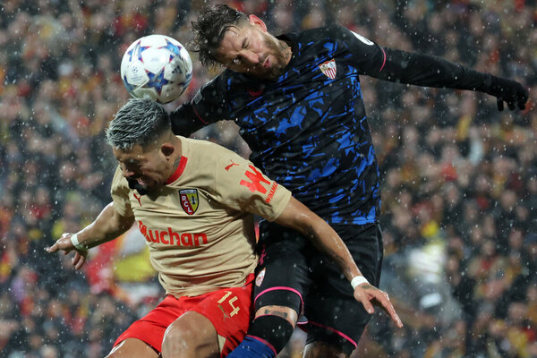 Versus / El Sevilla de Diego Alonso cae ante el Lens y queda eliminado de toda competencia europea