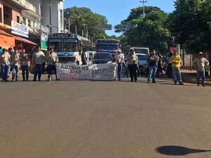 Ciudad del Este: bloquean ruta PY02 y avenidas paralelas a la rotonda Oasis - ABC en el Este - ABC Color