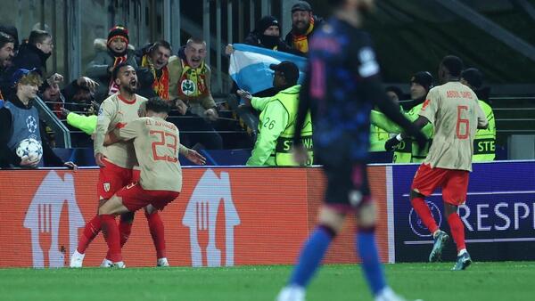 El Sevilla agrava su crisis y se despide de Europa