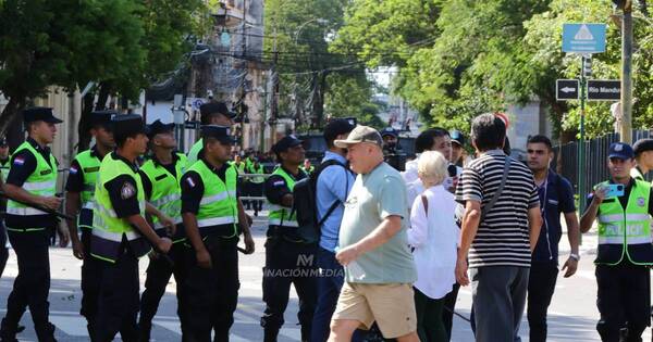 La Nación / No hubo un solo policía que salió con orden de pegar a la gente, aseguró Riera
