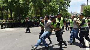 Liberan a trabajadores aprehendidos en manifestación contra superintendencia