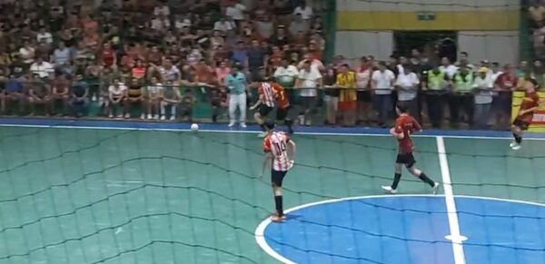Carmen del Paraná golea en su debut en el nacional C15 - La Tribuna