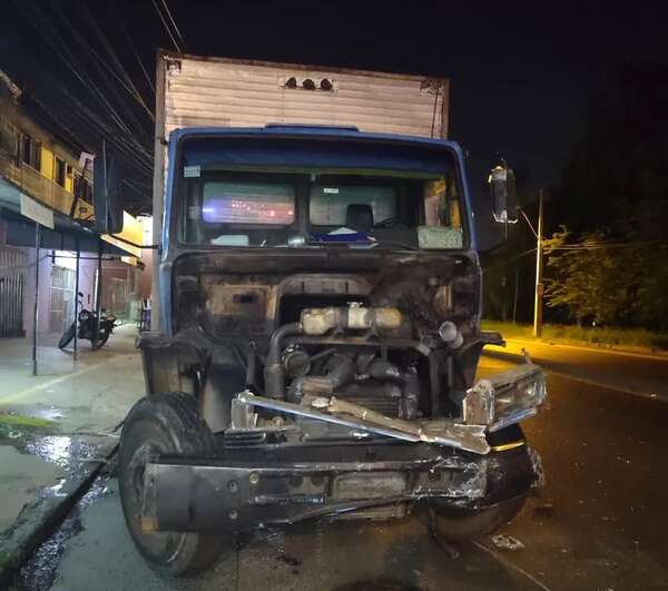 Múltiple choque en Ñemby dejó cuantiosos daños materiales - Policiales - ABC Color
