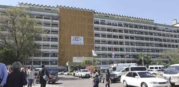 Cierran “canilla” que buscaba apropiarse de los fondos del IPS - Economía - ABC Color