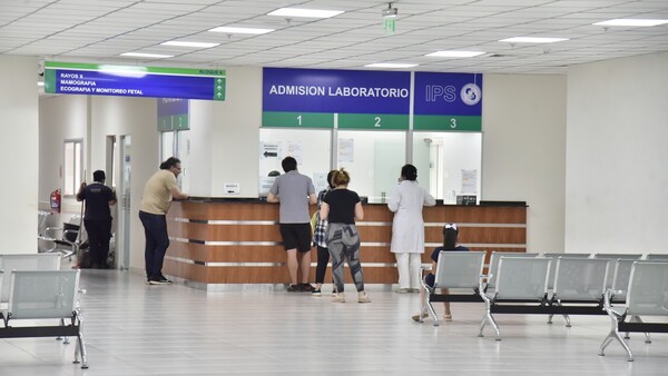 Denunciado de encabezar la red de falsificadores sigue trabajando en IPS