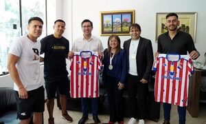 Reconocen a campeones mundiales