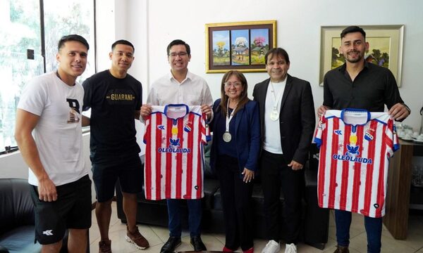 Reconocen a campeones mundiales