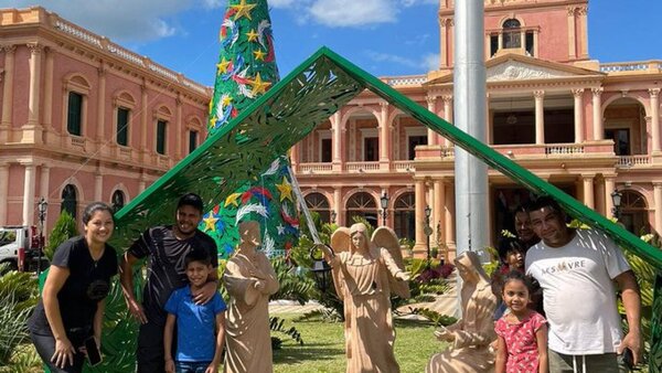 “Mi papá hizo el primer pesebre en tamaño real”