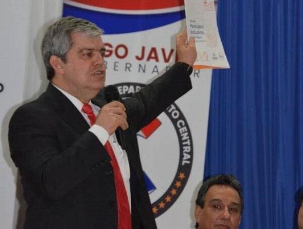 Ley de Superintendencia: Riera rechaza "teoría de copamiento" y dice que el proyecto nació en el sector sindical · Radio Monumental 1080 AM