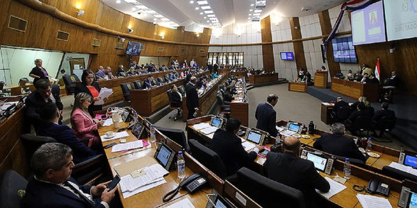 SESIÓN DE DIPUTADOS SIN CUÓRUM TRAS RETIRADA DE OPOSITORES Y COLORADOS DE FUERZA REPUBLICANA - Itapúa Noticias
