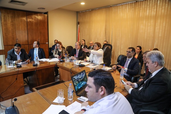 Superintendencia de Pensiones: Reiteran que el Estado no podrá disponer de fondos IPS y Diputados emite 2 dictámenes - MarketData