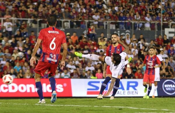 Versus / Hernesto Caballero recordó a Tabaré Viudez: "No se cómo podía estar jugando en Olimpia"