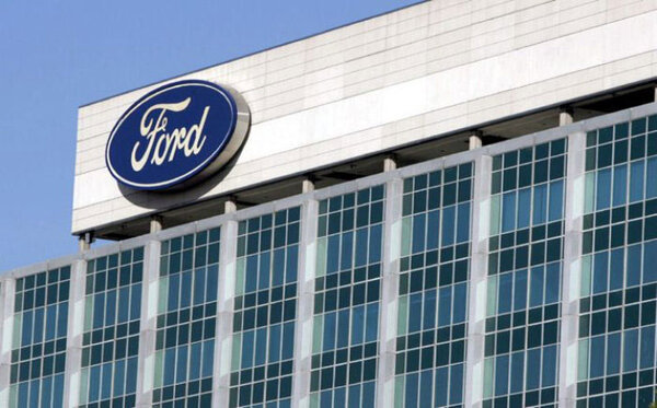 Ford recorta a la mitad la producci贸n de su camioneta el茅ctrica por la ca铆da de la demanda - Revista PLUS