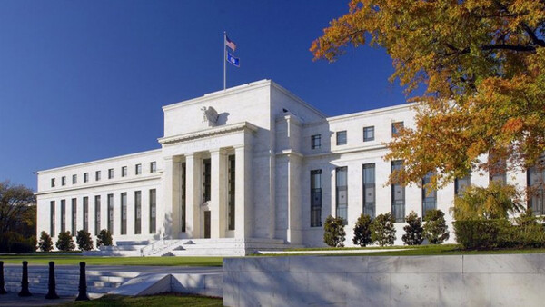 La Fed inicia su 煤ltima reuni贸n de 2023 que podr铆a confirmar el fin del alza de tasas - Revista PLUS