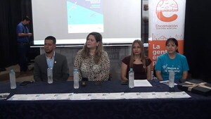 Consejo de Educación Distrital de Encarnación recibe reconocimiento por su labor en la campaña "Vamos a la Escuela"