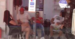 La Nación / Detienen a presuntos estafadores en circuito comercial de Encarnación