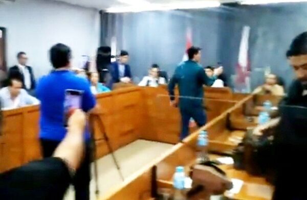 VIDEO: Pastor Filártiga atropelló la sesión de la Junta - San Lorenzo Hoy