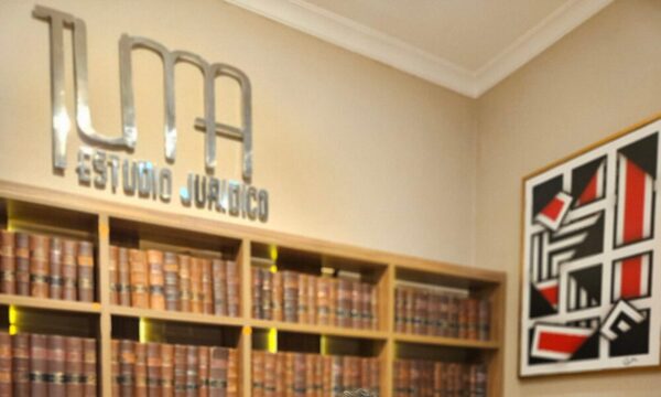 Caso consolador y trío sexual en Defensoría: Oscar Tuma defiende a la acusada: “Es madre y está casada”, he’i
