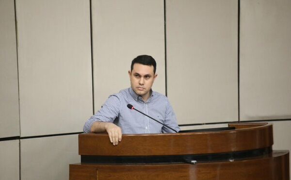 Archivan el pedido de pérdida de investidura de Hernán Rivas