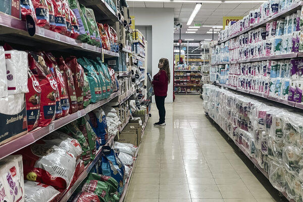 La inflación interanual en Argentina se situó en el 160,9 % en noviembre - MarketData