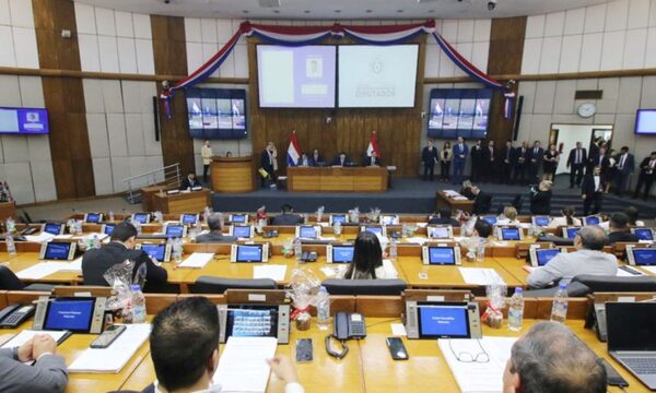 Aprueban polémica ley de «devolución premiada»