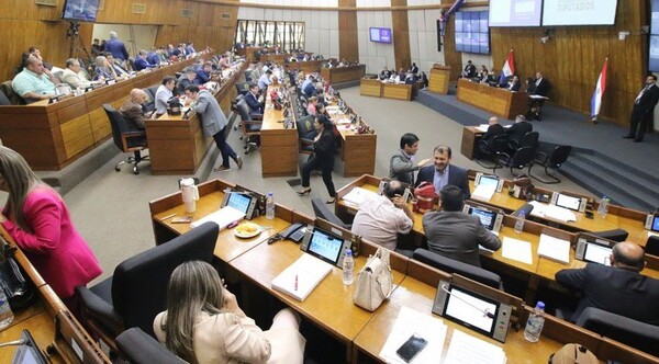 Diputados aprueban proyecto de ley que perdona 50% a corruptos que devuelven lo robado - La Tribuna