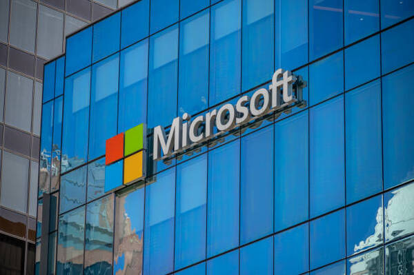 Microsoft estudia usar energ铆a nuclear para desarrollar centro de inteligencia artificial, seg煤n el Wall Street Journal - Revista PLUS