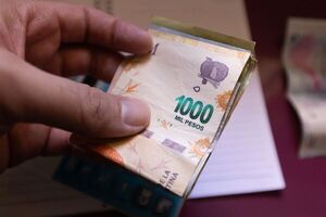 Cotización del peso cae a G. 9 tras anuncio de devaluación en Argentina - MarketData