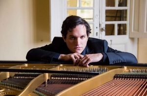 Gran clausura de la OSCA con Mateo Servián Sforza al piano