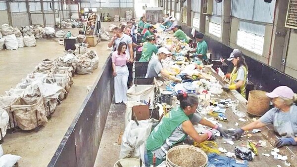 CDE: Buscan replicar exitoso modelo de reciclaje de una ciudad brasileña