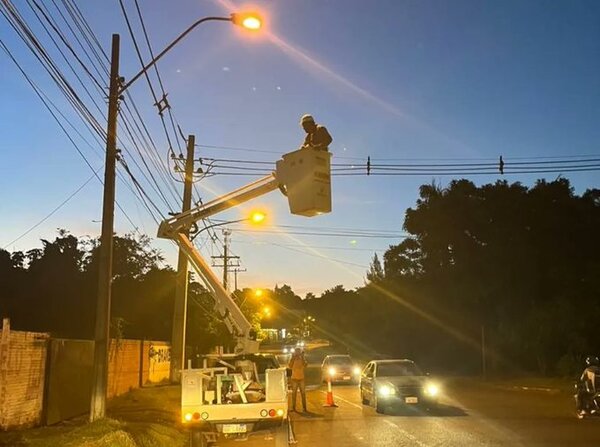 ANDE repone servicio tras corte de energía eléctrica