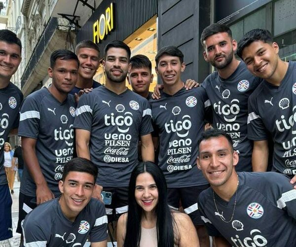 (VIDEO). Norita Rodríguez se encontró “asha” con los peloteros albirrojos de la Sub 23