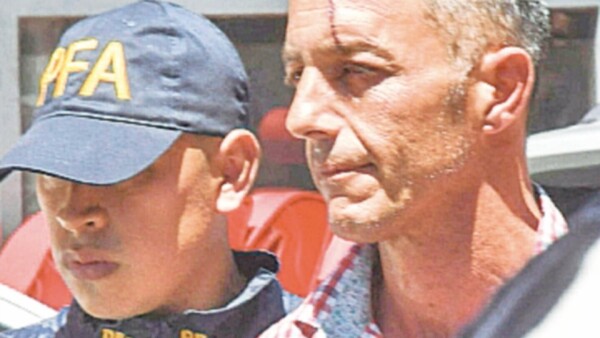 Hombre que lanzó una botella a Milei, detenido