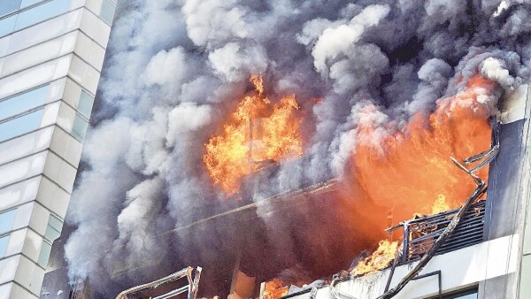 Incendio en Buenos Aires deja un muerto y decenas de afectados
