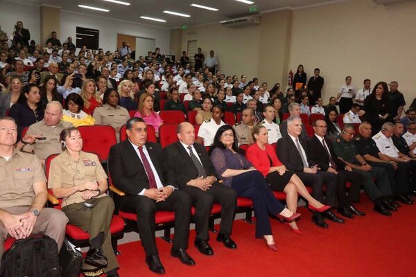 Ministra Llanes participó del panel “Mujer, paz y seguridad”