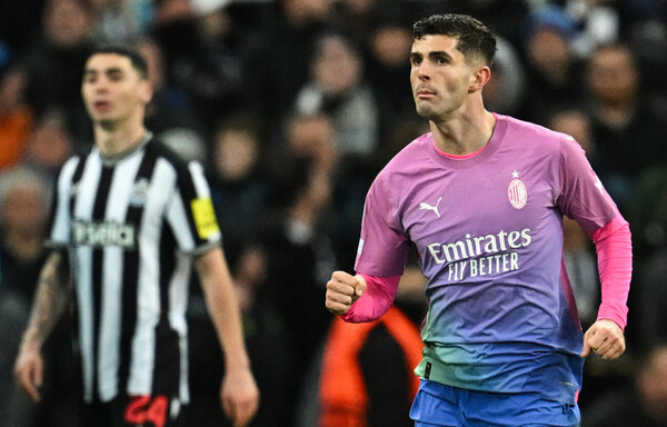 Versus / En una increíble definición, el Newcastle de Miguel Almirón queda fuera de todo en Europa