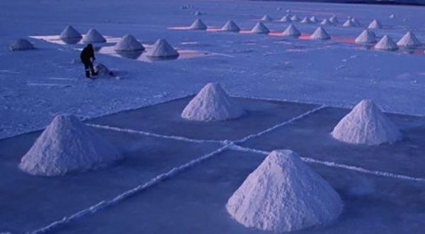 Bolivia y Rusia sellan millonario acuerdo para extraer litio - ADN Digital