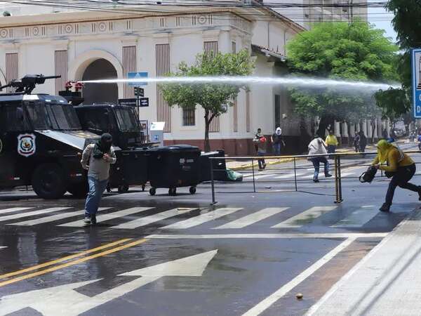 Campaña Itaipu Ñane Mba’e rechaza la represión y pide estar alerta - Economía - ABC Color