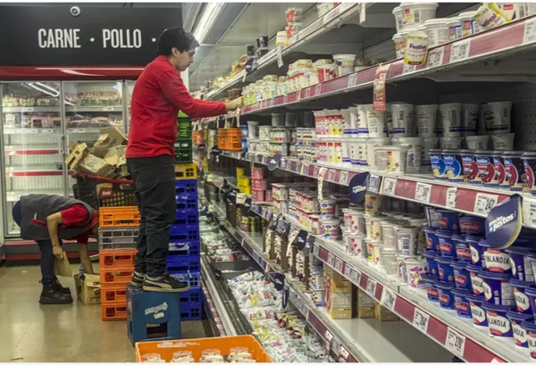 Argentina digiere primeras medidas de “shock” de Milei con salto de precios